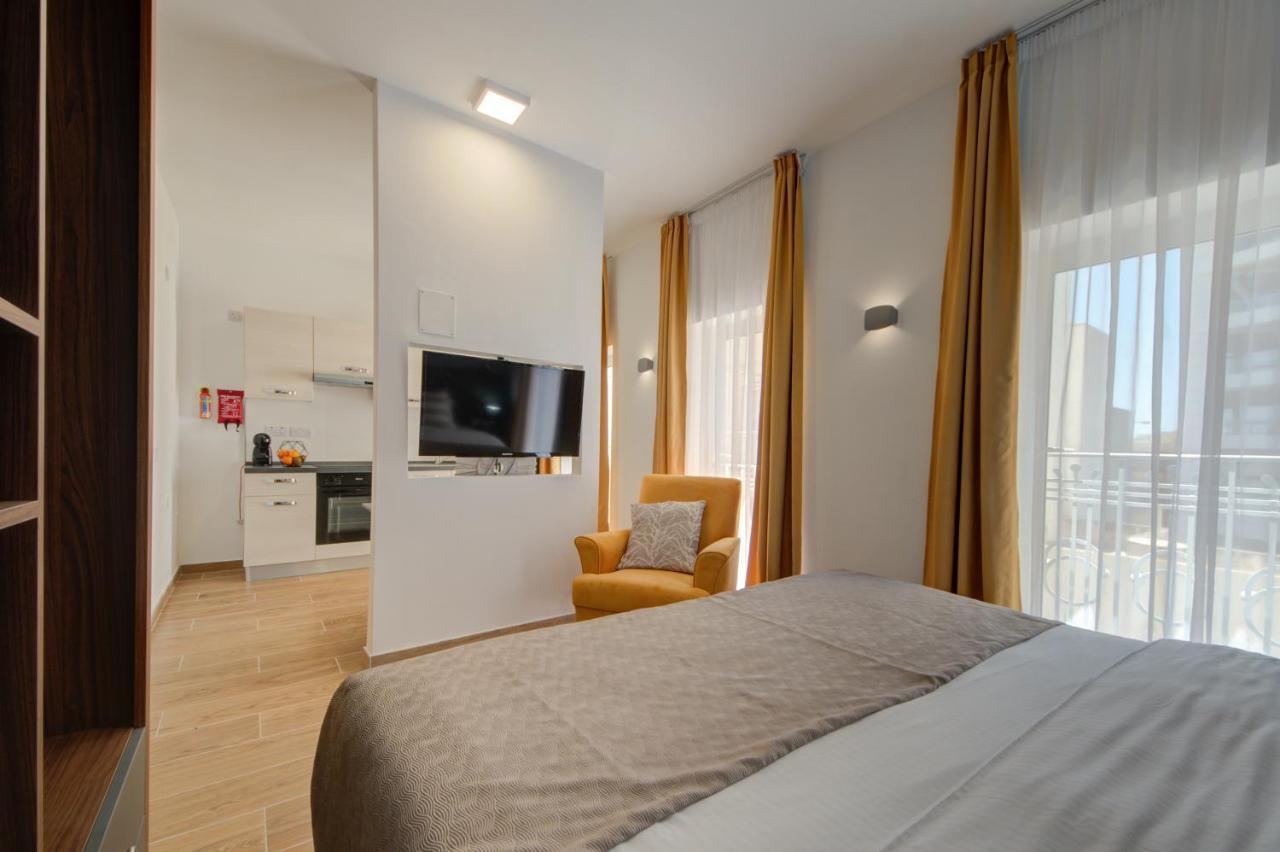 Marina Suites & Apartments - Self Catering - By Tritoni Hotels グジラ エクステリア 写真
