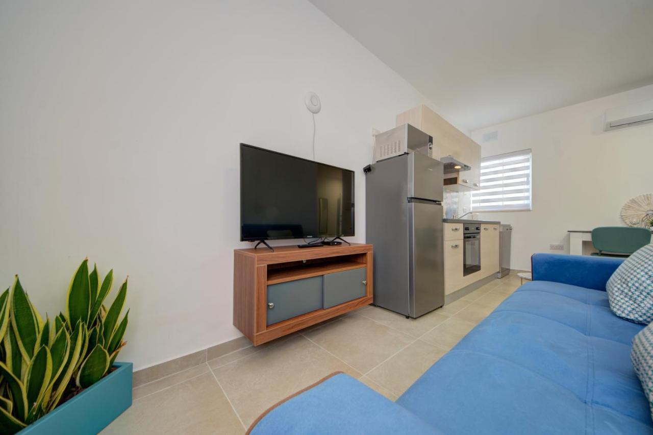 Marina Suites & Apartments - Self Catering - By Tritoni Hotels グジラ エクステリア 写真
