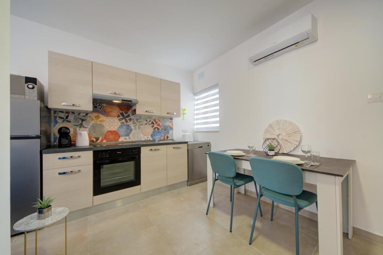 Marina Suites & Apartments - Self Catering - By Tritoni Hotels グジラ エクステリア 写真