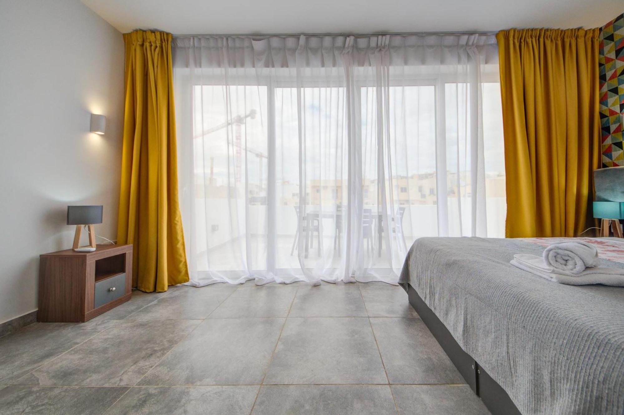 Marina Suites & Apartments - Self Catering - By Tritoni Hotels グジラ エクステリア 写真