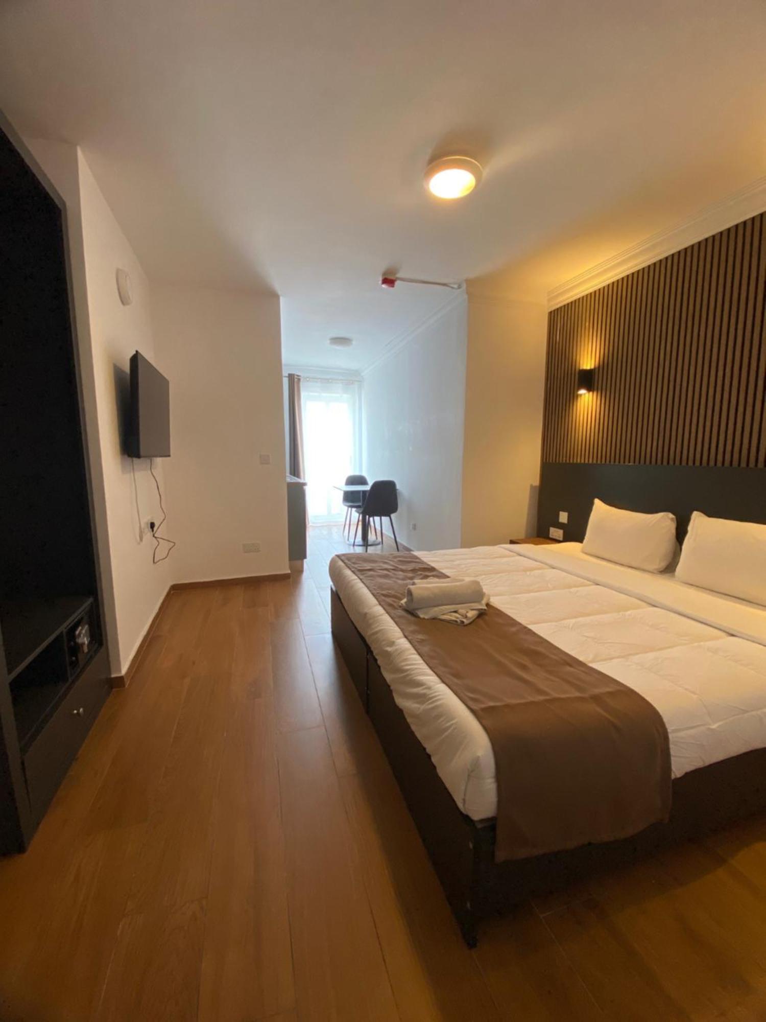 Marina Suites & Apartments - Self Catering - By Tritoni Hotels グジラ エクステリア 写真